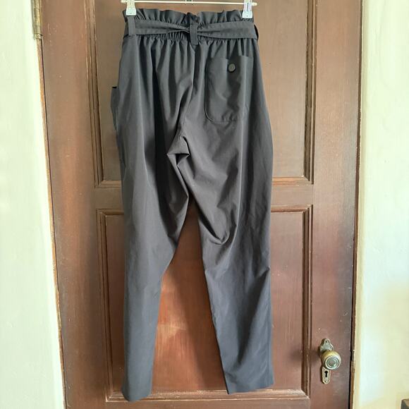 ATHLETA | Black Skyline II Featherweight Paper Bag Ankle Pants | Size 4 - Picture 3 of 5